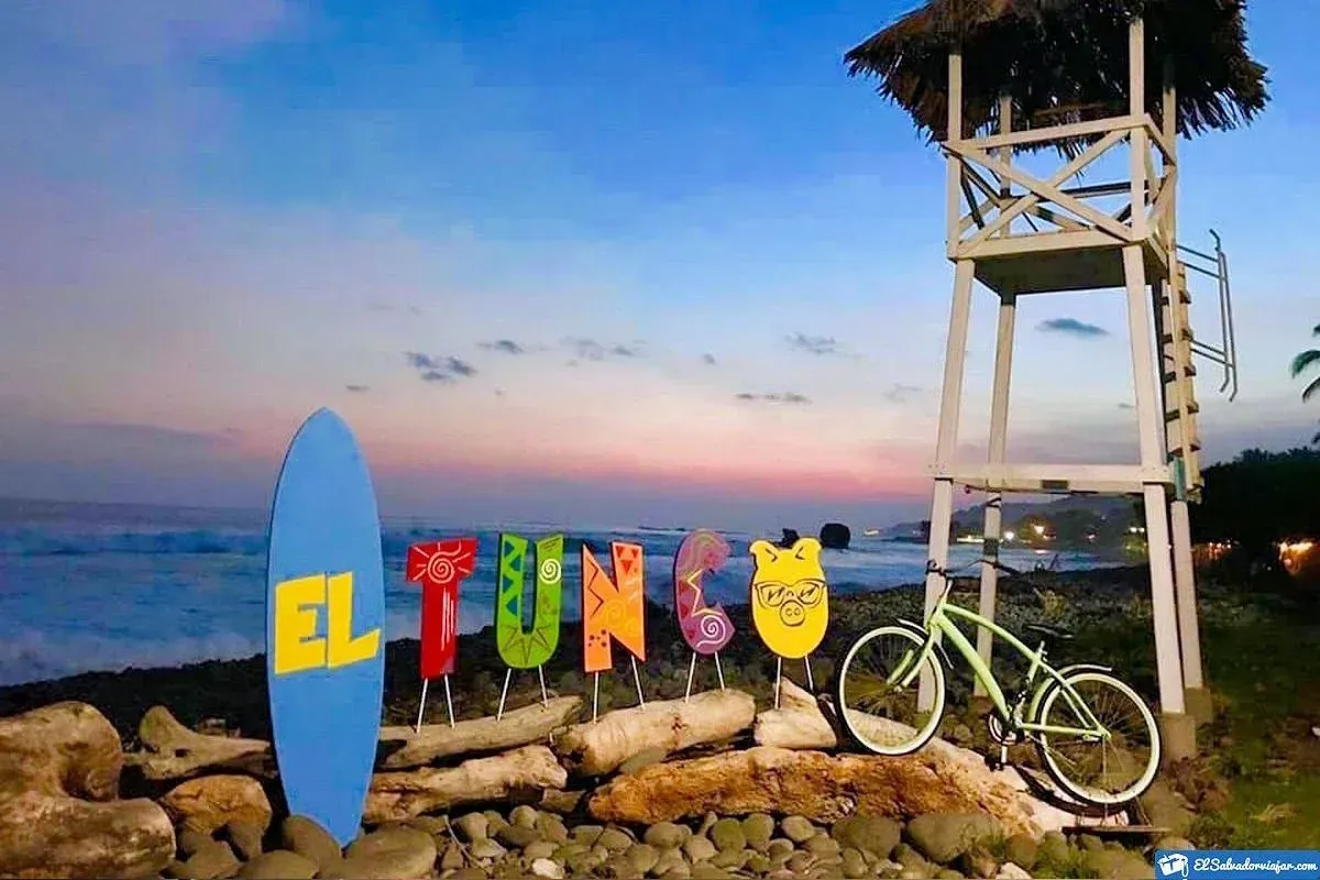 🎢 Surf, Pupusas y Adrenalina: El Tunco y Sunset Park